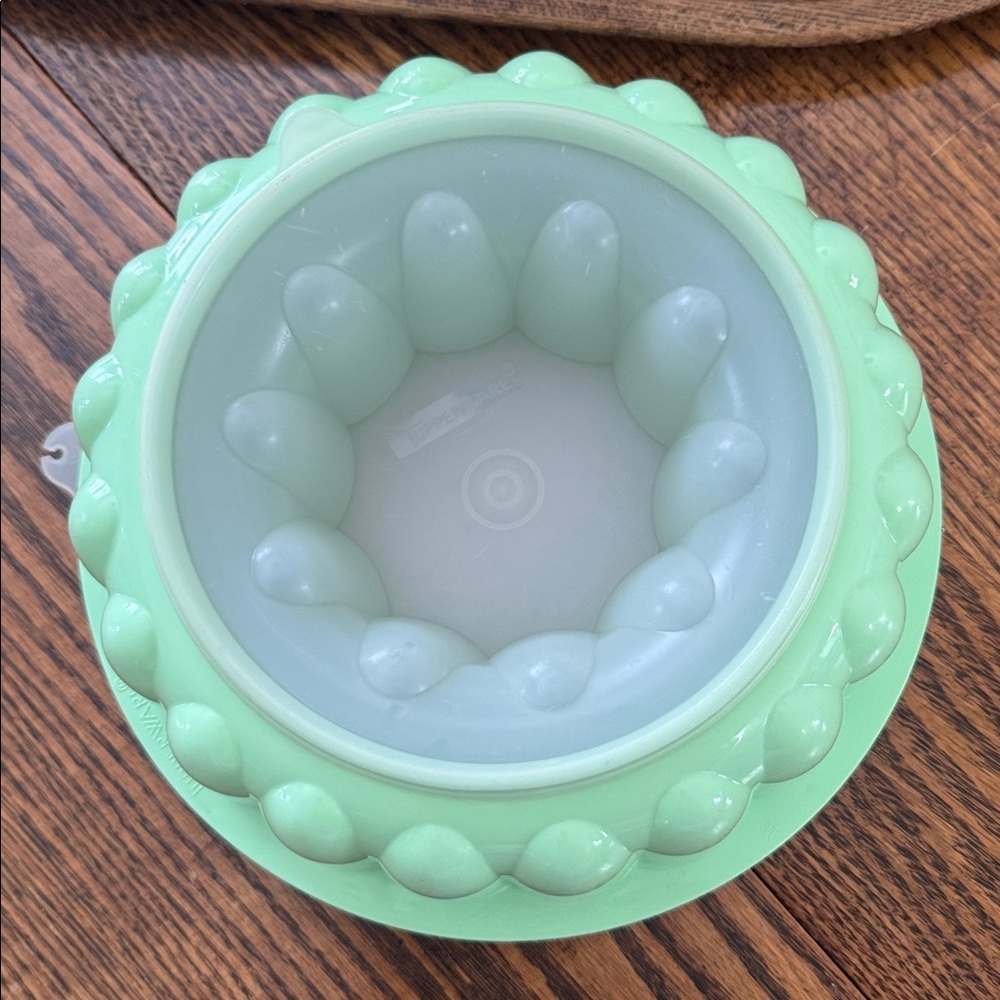 Vintage TUPPERWARE l Mint Green Jello Mold - Picture 2 of 5